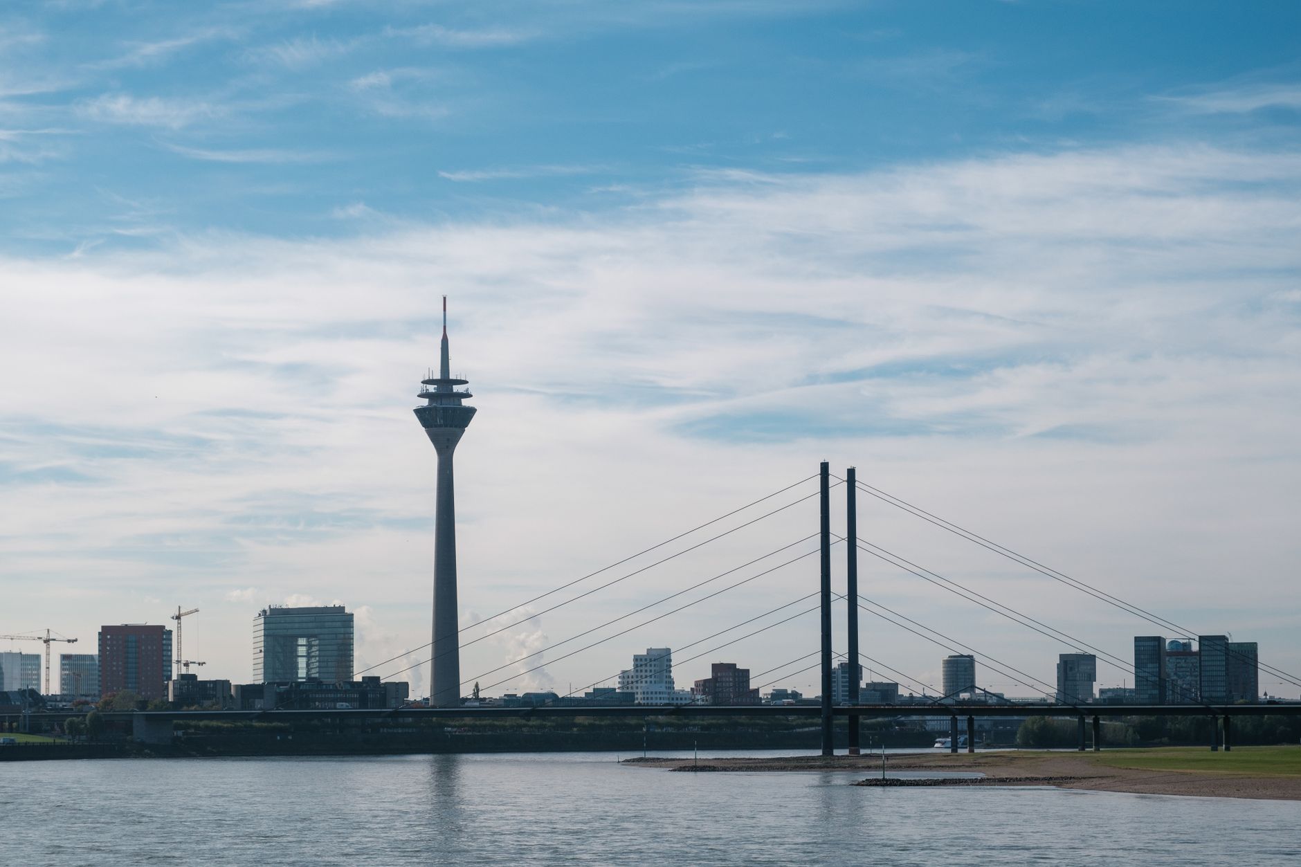 Accommodation for Supply Chain Consultants on Dusseldorf Projects: What Procurement Teams Need to Know