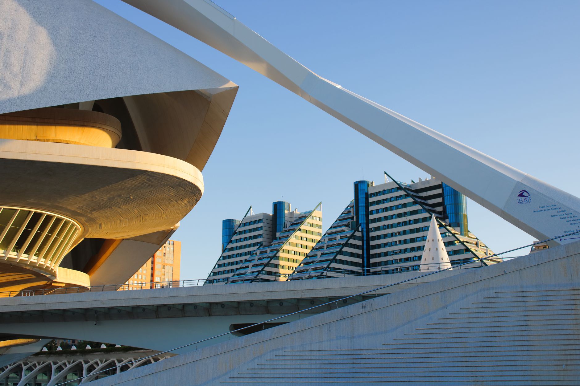 Apartamento Amueblado para Empresas en Valencia: Guía Completa 2024