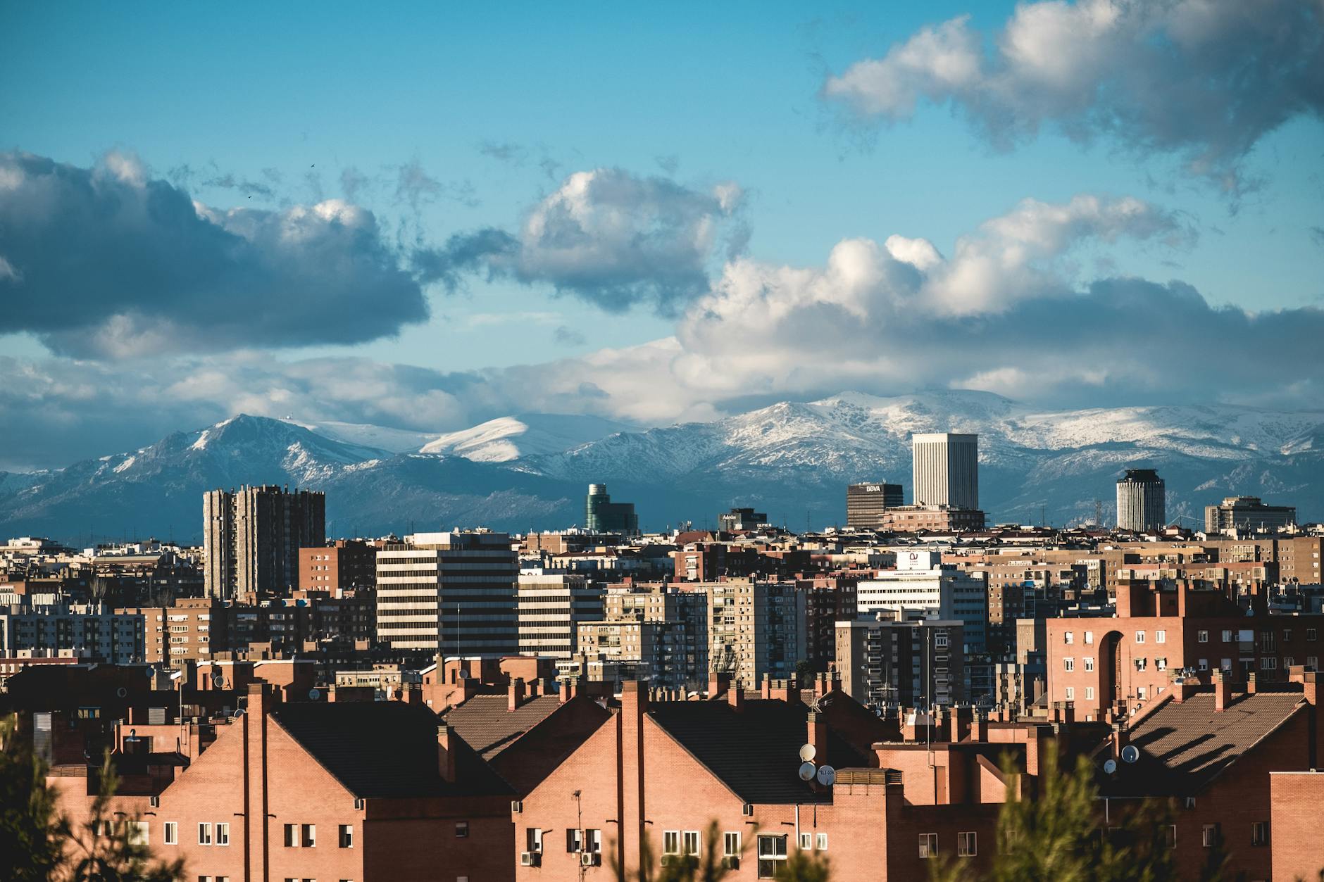 Vivienda Corporativa Madrid: Guía Completa para Empresas y Propietarios